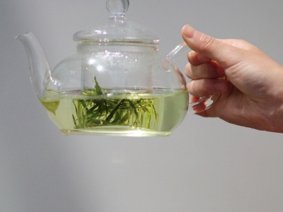 喝茶的好處和壞處分別是什么，長期喝茶有什么危害？