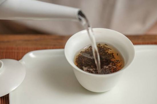 各類茶的注水方式，不同的茶泡茶時(shí)怎么注水