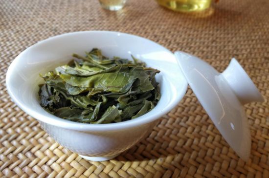 干吃茶葉致癌嗎，長(zhǎng)期吃干茶葉的危害