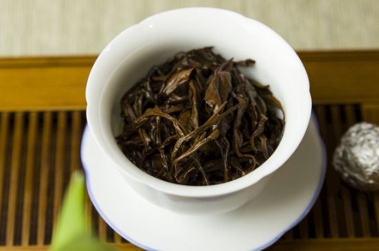 干吃茶葉致癌嗎，長(zhǎng)期吃干茶葉的危害