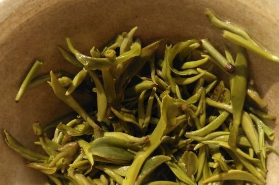 干吃茶葉致癌嗎，長(zhǎng)期吃干茶葉的危害