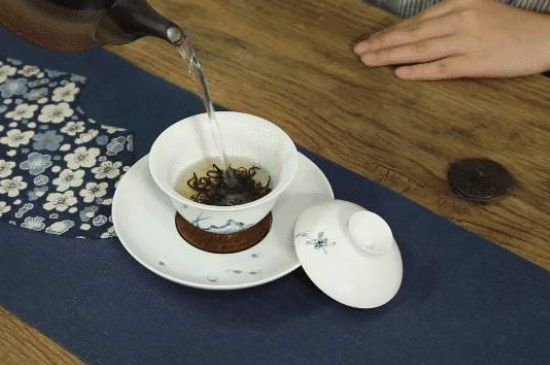各類茶的注水方式，不同的茶泡茶時(shí)怎么注水
