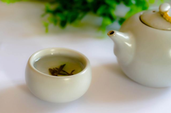 綠茶碧螺春怎么泡簡易步驟，沖泡碧螺春的十二步驟口訣