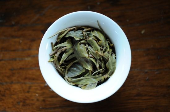干吃茶葉致癌嗎，長(zhǎng)期吃干茶葉的危害