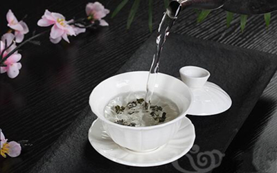 三才蓋碗的正確拿法，三才蓋碗抓碗法圖解