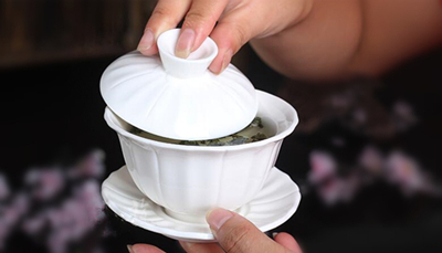 三才蓋碗的正確拿法，三才蓋碗抓碗法圖解