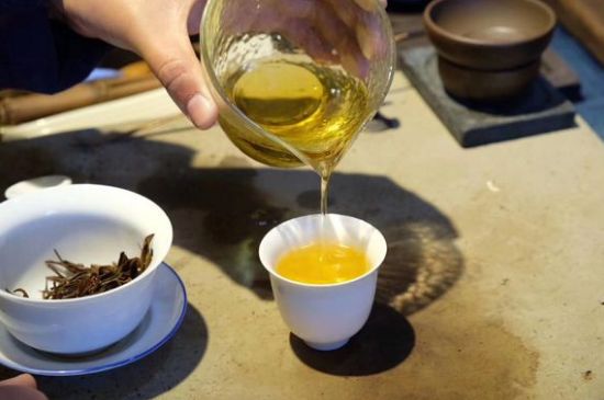 正常下一斤茶葉能喝多久，一個(gè)人一般一個(gè)月喝多少茶葉