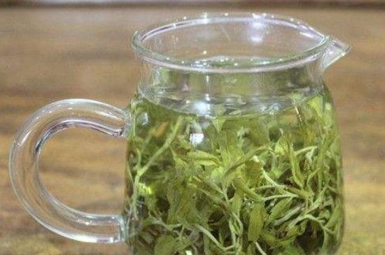 怎樣辨別莓茶發(fā)霉了，莓茶發(fā)霉和白霜的區(qū)別
