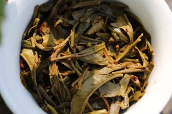 什么茶葉容易放香精，香精茶有什么危害？