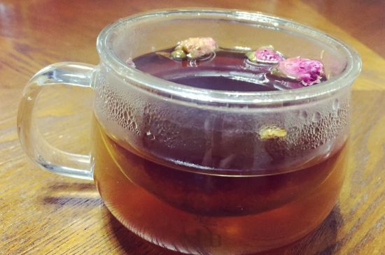 喝玫瑰花茶能祛斑嗎，玫瑰花茶有祛斑的功效嗎？