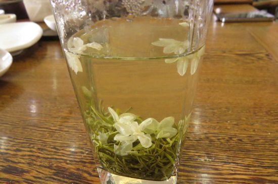 茉莉茶葉的功效與禁忌，什么人不適合喝茉莉花茶？