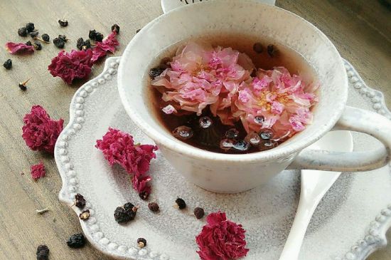 玫瑰花的最佳搭配，喝玫瑰花茶搭配什么喝好？