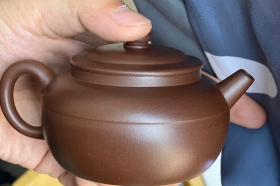 新買(mǎi)的紫砂壺為什么會(huì)裂，真的紫砂壺是不是很容易開(kāi)裂？
