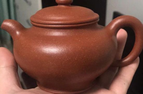 正宗紫砂壺多少錢一套，一套正宗宜興紫砂壺什么價格
