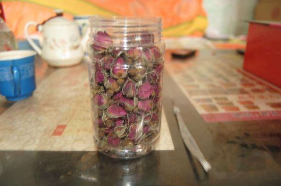 玫瑰花茶上火嗎，盲目喝玫瑰花茶易上火