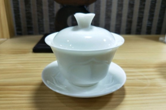 常見(jiàn)的七大材質(zhì)的茶具優(yōu)缺點(diǎn)，用什么材質(zhì)的茶具泡茶最好？