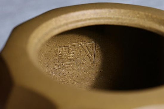 紫砂壺密密麻麻黑點(diǎn)，布滿了很多小黑點(diǎn)的紫砂好嗎
