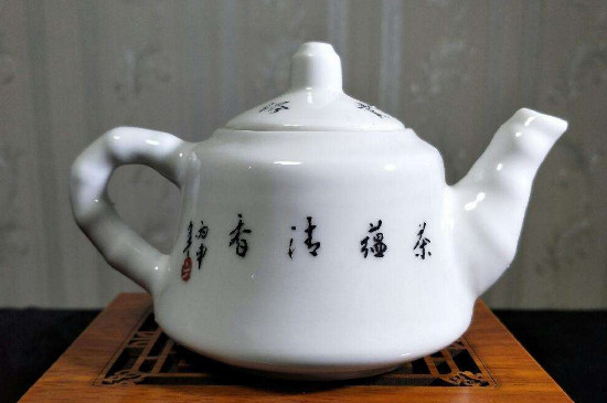 瓷壺適合泡什么茶，瓷器茶具喝什么茶好