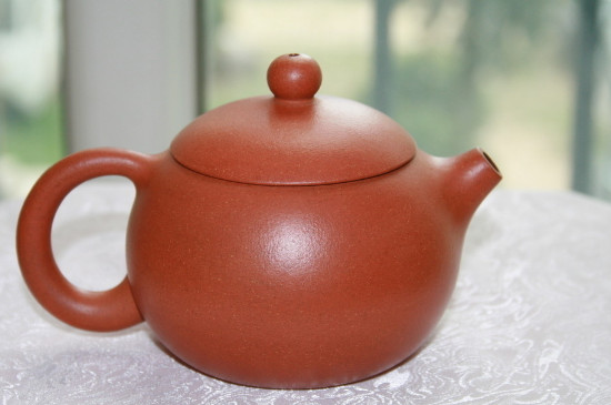 朱泥壺適合泡紅茶嗎，紅茶適合泡紫泥還是朱泥壺