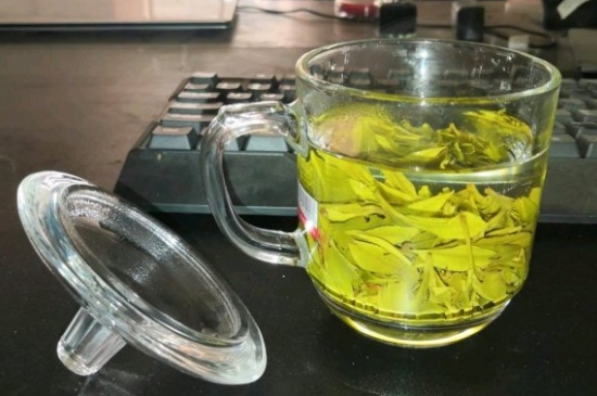 常見(jiàn)的七大材質(zhì)的茶具優(yōu)缺點(diǎn)，用什么材質(zhì)的茶具泡茶最好？