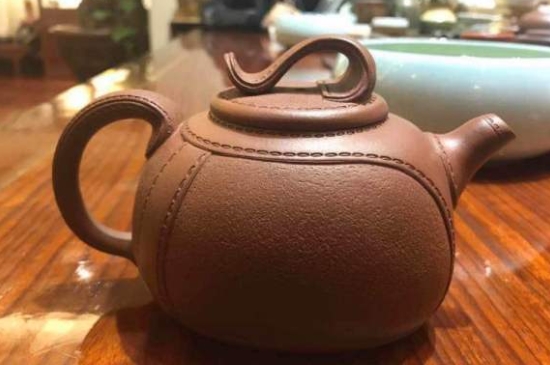 泡茶用坭興陶和紫砂壺哪個好，紫砂壺比坭興陶壺好嗎？