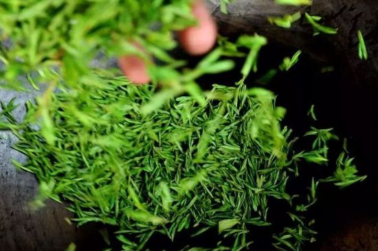 龍井茶炒茶葉怎么炒出好茶色，茶葉怎樣做出來最綠？