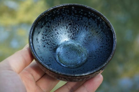 怎么鑒別建盞化學(xué)釉，真假建盞的對(duì)比與辨別