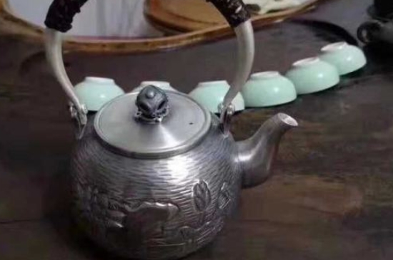 常見(jiàn)的七大材質(zhì)的茶具優(yōu)缺點(diǎn)，用什么材質(zhì)的茶具泡茶最好？