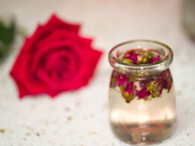 玫瑰花茶能豐胸嗎，天然豐胸花茶