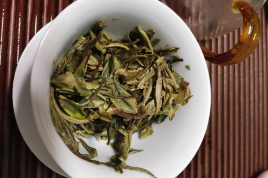 7年壽眉和2年白牡丹哪個好，老白茶壽眉與白牡丹的口感區(qū)別