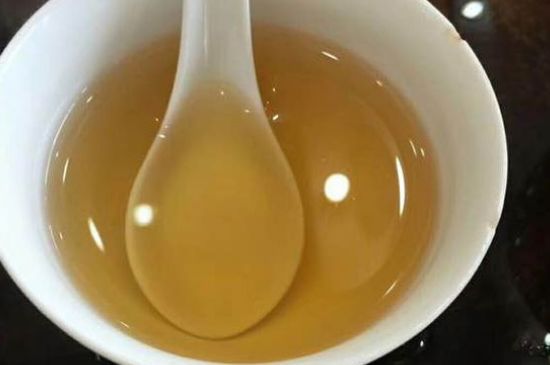 女人喝金駿眉的好處和壞處，女性喝金駿眉可減肥養(yǎng)顏