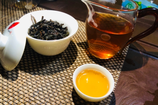 為什么喝巖茶會(huì)上火，巖茶喝多上火怎么辦？