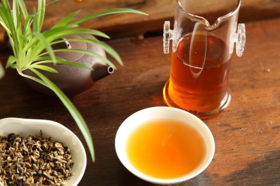 飯后多長時間喝六堡茶最好，六堡茶一天喝多少