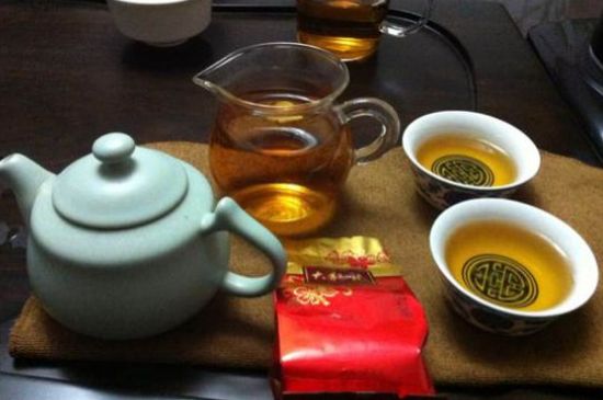 肉桂茶和大紅袍哪個(gè)貴，武夷山肉桂與大紅袍的價(jià)格比較