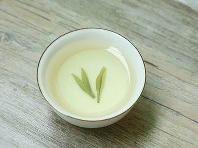 竹葉青茶怎么樣，檔次較高味道略苦價格比較貴