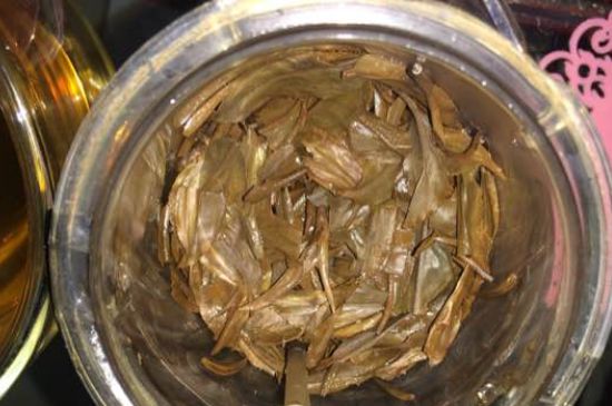 金駿眉有幾個(gè)品種分哪幾個(gè)級(jí)別？按茶樹(shù)劃分5個(gè)等級(jí)！