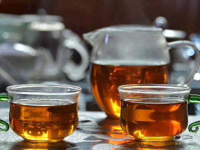 紅茶和綠茶的區(qū)別，常喝紅茶好還是綠茶好？