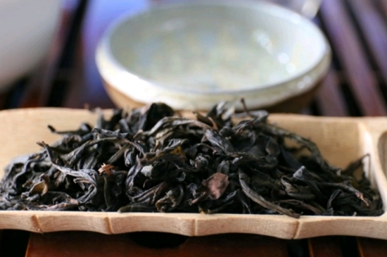 長(zhǎng)期喝巖茶會(huì)上火嗎？巖茶這樣喝了容易上火！