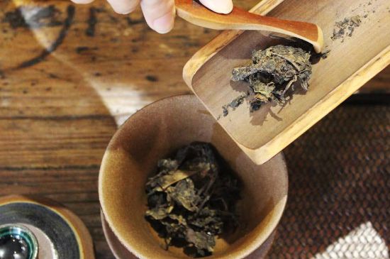 茯磚茶與普洱茶哪個好，茯茶和普洱茶口味區(qū)別