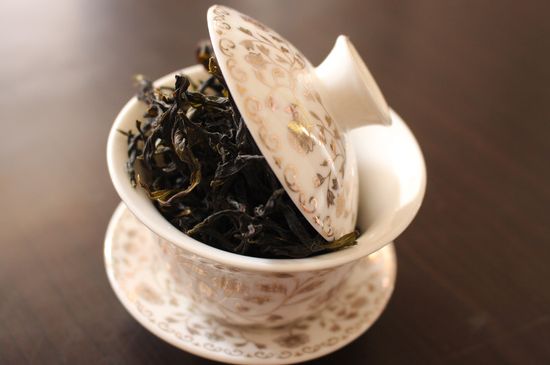 烏崠鴨屎香屬于哪類茶，鳳凰鴨屎香是紅茶還是綠茶？