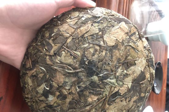 7年壽眉和2年白牡丹哪個好，老白茶壽眉與白牡丹的口感區(qū)別