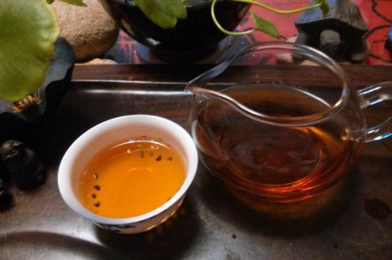 正山小種對(duì)胃好嗎，正山小種養(yǎng)胃還是傷胃