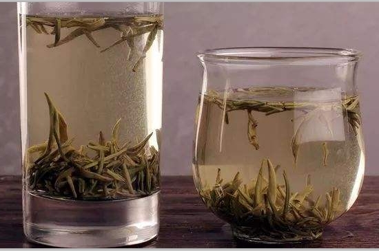 西湖龍井茶毫和發(fā)霉區(qū)別圖片，長霉的龍井茶葉會是什么樣？
