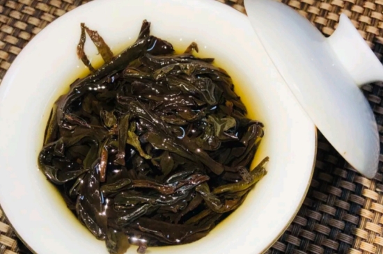 長(zhǎng)期喝巖茶會(huì)上火嗎？巖茶這樣喝了容易上火！