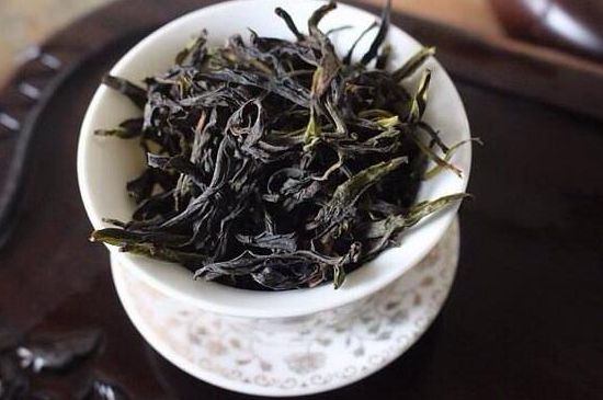 鴨屎香單叢雪片茶的特點，鳳凰雪片茶有什么特點？