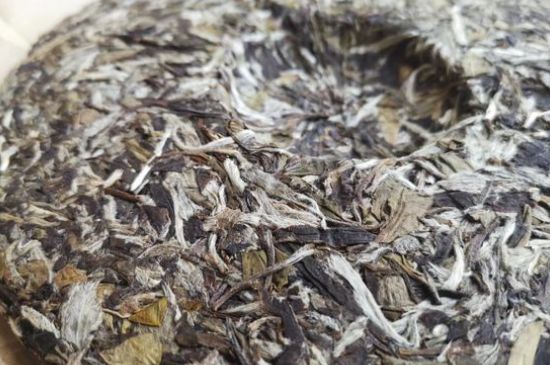 7年壽眉和2年白牡丹哪個好，老白茶壽眉與白牡丹的口感區(qū)別