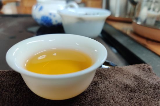 蜜蘭香好還是鴨屎香好，鳳凰單叢茶蜜蘭香和鴨屎香特點有哪些？