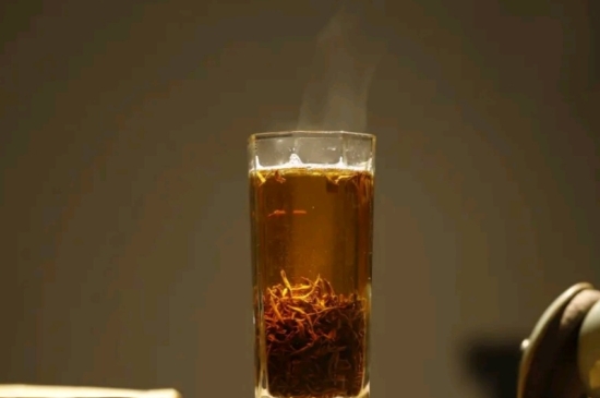 一天3杯紅茶抗癌，常飲紅茶對(duì)身體有好處！