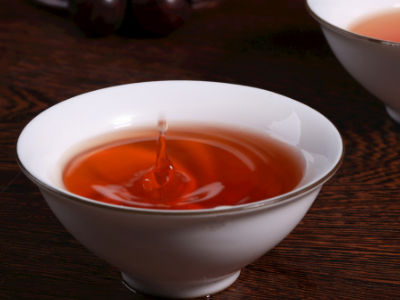 紅茶和綠茶的區(qū)別，常喝紅茶好還是綠茶好？