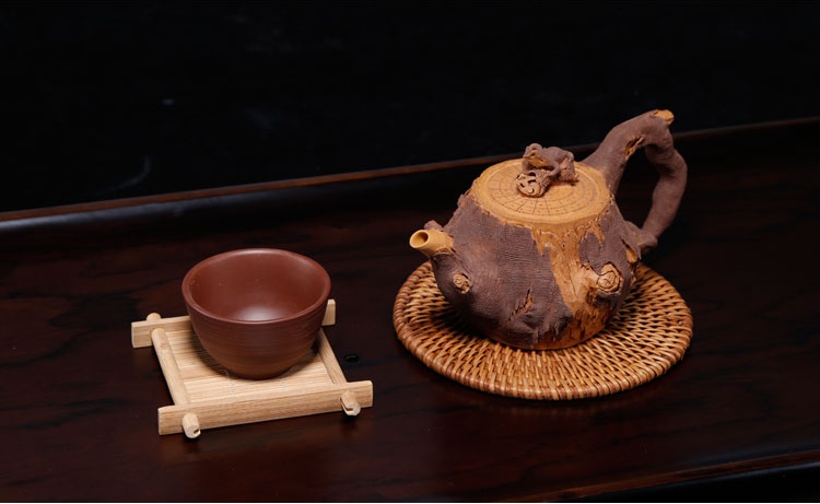 仿木外皮紫砂壺，創(chuàng)意木樁手工雕刻紫砂壺
